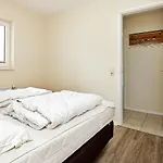 4 Person In Apartment