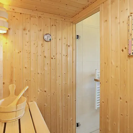 4 Person In Apartamento
